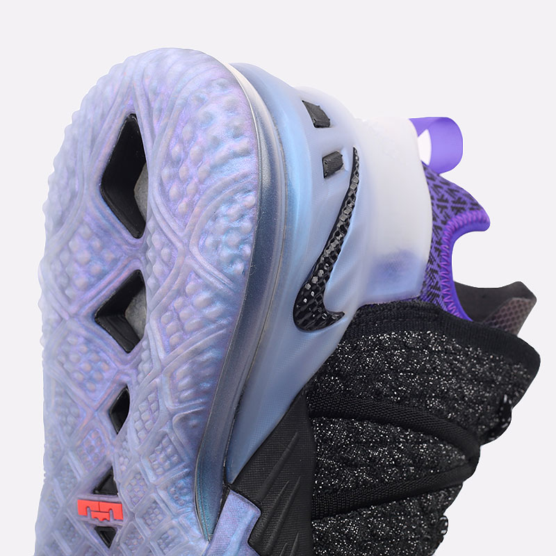 Баскетбольные кроссовки Nike Lebron XVIII (DB8148-001)  - цена, описание, фото 4